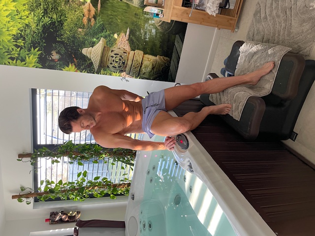 Pánske kúpacie šortky Roberto Lucca v reálnych podmienkach — termálna vaňa, bazén aj more. Takto testujeme každý model v DESSUE.